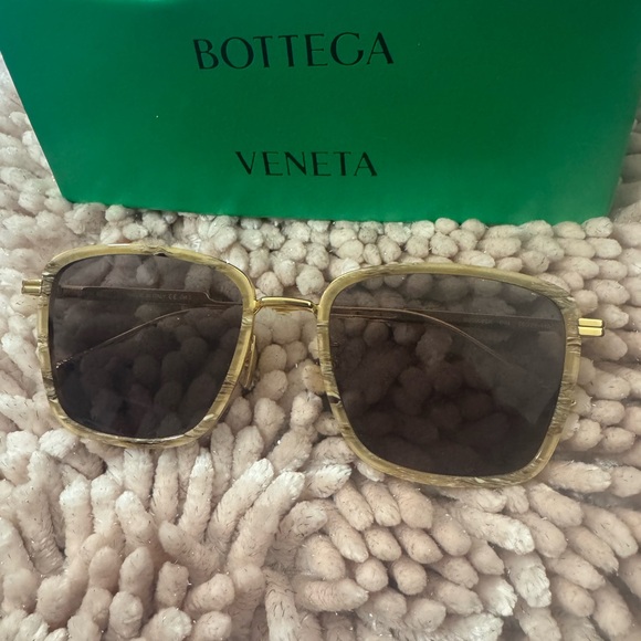 Bottega Veneta Accessories - Botega Veneta Sun Glasses